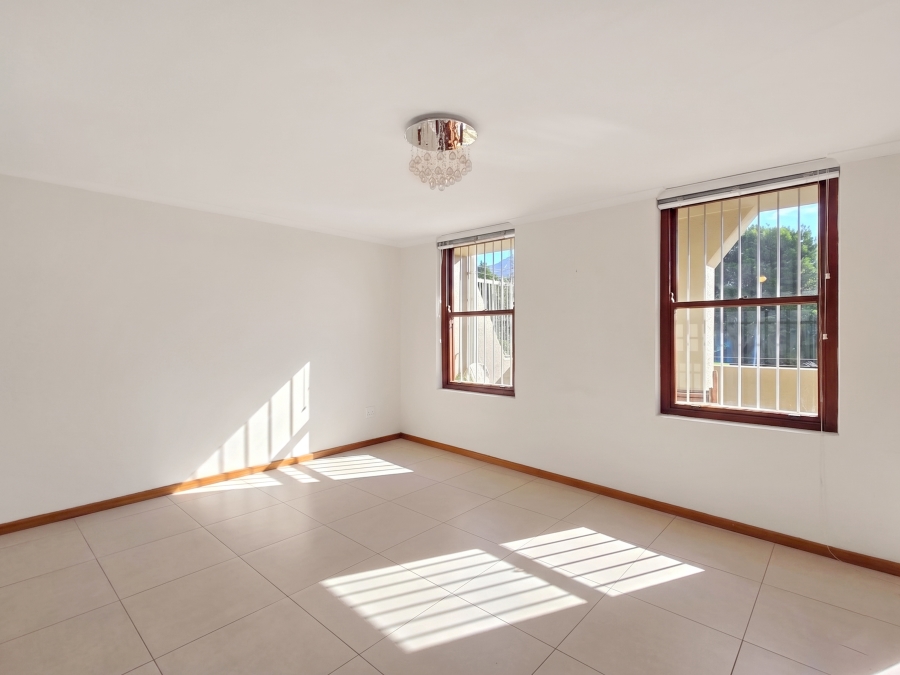 3 Bedroom Property for Sale in Zonnebloem Western Cape